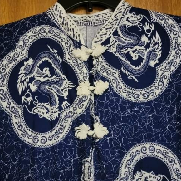 Vintage 60s Hawaiian Dress with Dragons - Picture 2 of 4